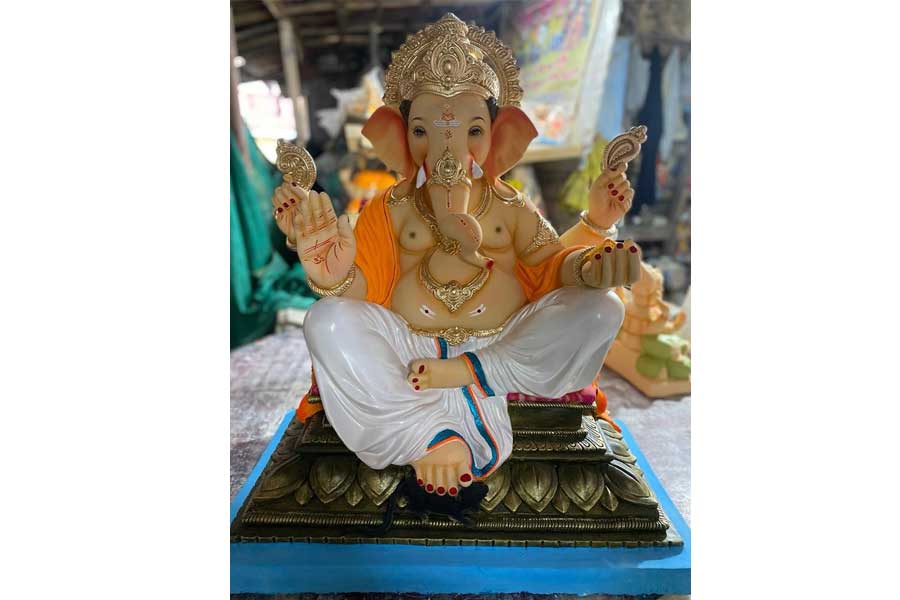 Shadu Mati Ganpati Murti photograph 37